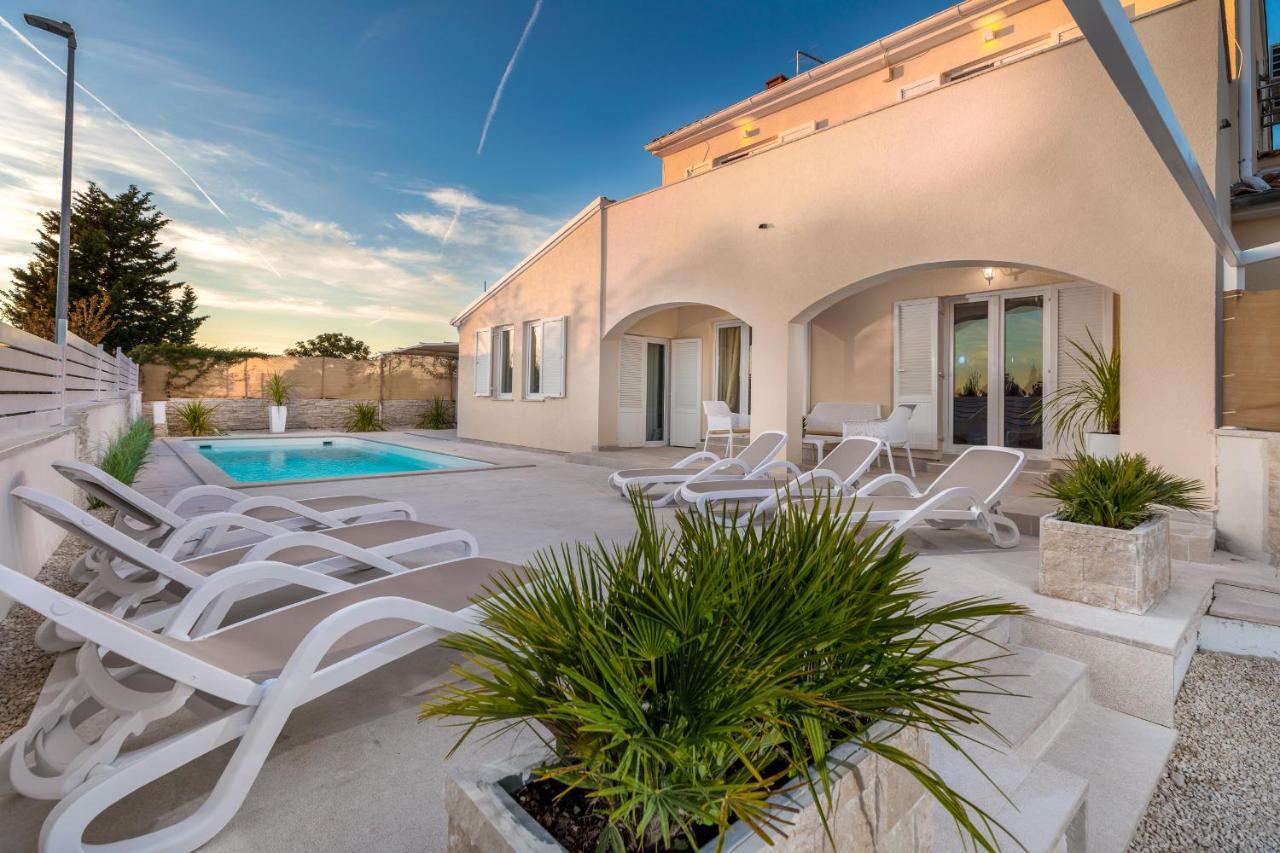 Villa Ostone Pula Exterior photo